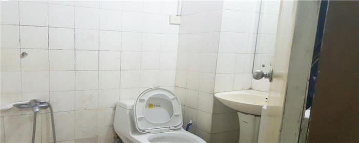 卫生间下水道冒臭气怎么办图2