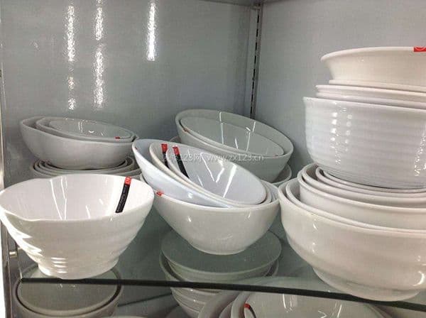 仿瓷餐具