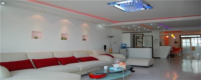 卫生间吊顶灯坏了怎么拆卸