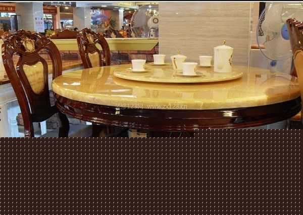 大理石餐桌