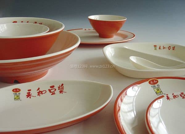 仿瓷餐具