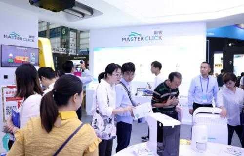 中科院贺泓院士莅临中科华洋展馆，参观蔚客新风体验区