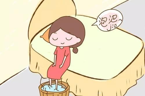 坐月子可以泡脚吗