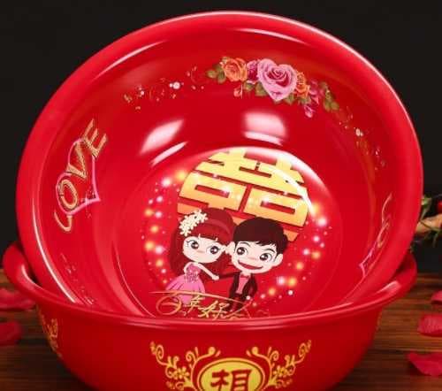 结婚买一个红盆行不