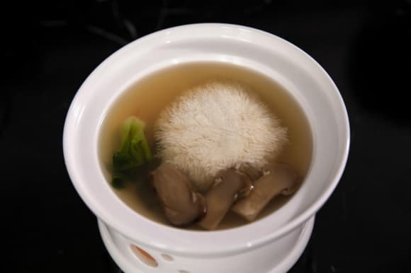 一场英雄与英雄的跨界对谈，凯度电器“与冠军同行”直播之夜圆满落幕！