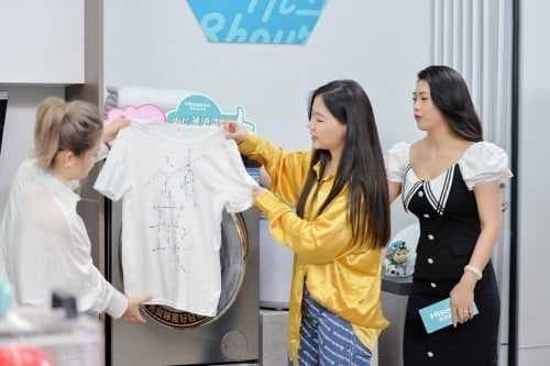 变身蒸汽青年，金靖、刘胜瑛带你体验蒸烫洗黑科技  