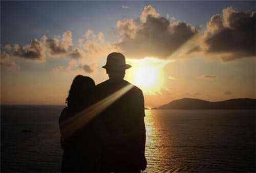 适合银婚的朋友圈句子