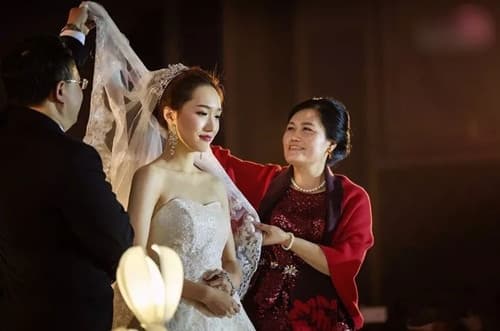 婚礼现场父母致辞如何说