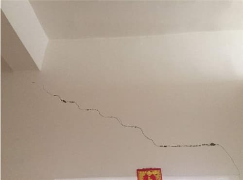 新房墙体有裂缝赔五万