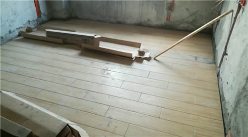 卧室铺仿木纹砖好吗