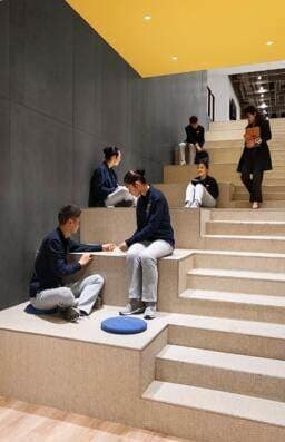 Steelcase携手贺理士嘉道理青年发展中心共创美好未来