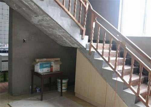 自建房内楼梯正对大门好不好