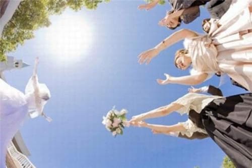 捧花指定给伴娘说什么