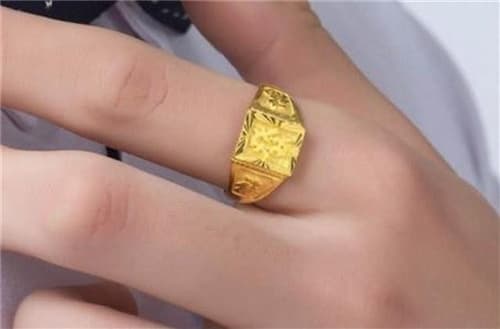金戒指戴在左手还是右手