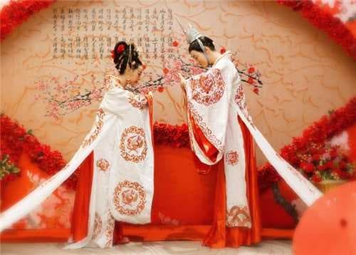 结婚穿旧衣服犯忌讳吗
