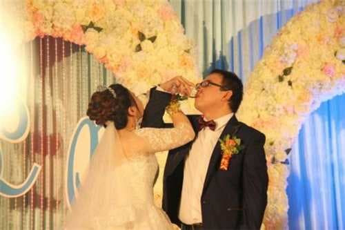 结婚喝交杯酒四句