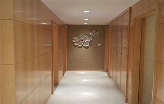 楼房邻居门对门化解