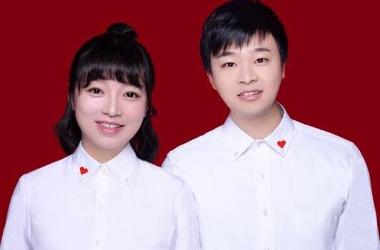 拍结婚证照片穿什么