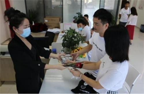 怎么领结婚证