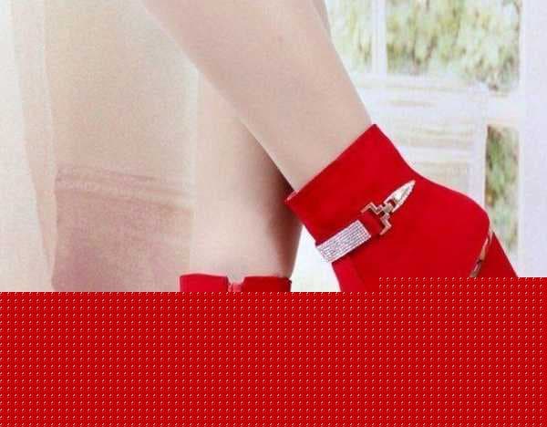 结婚婆家给媳妇买几套衣服