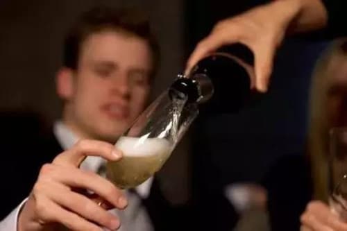 爱喝酒的男人什么心理