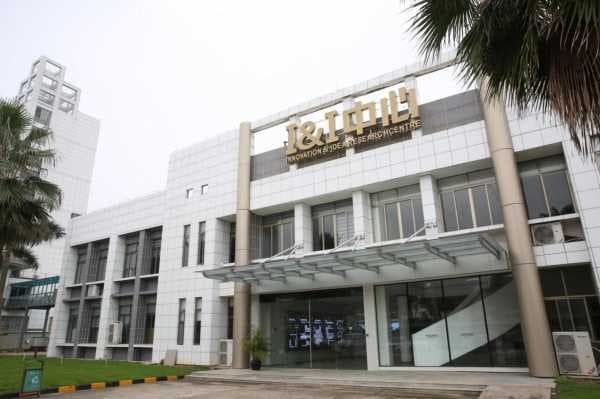 热烈祝贺欧神诺瓷砖总裁丁同文先生被选举为佛山市企业联合会、佛山市企业家协会第九届