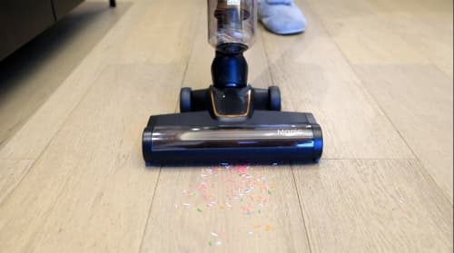 宠物闯祸不再怕莱克立式无线吸尘器