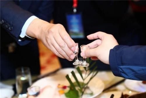 家长和老师吃饭敬酒说什么