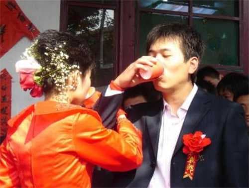 结婚喝交杯酒四句