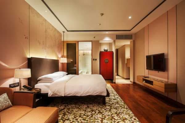 小户型卧室别买大床了，这样设计更好，木工都夸厉害！