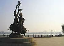 国门公园