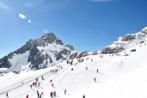 玉龙雪山滑雪场