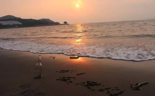 黑沙海滩