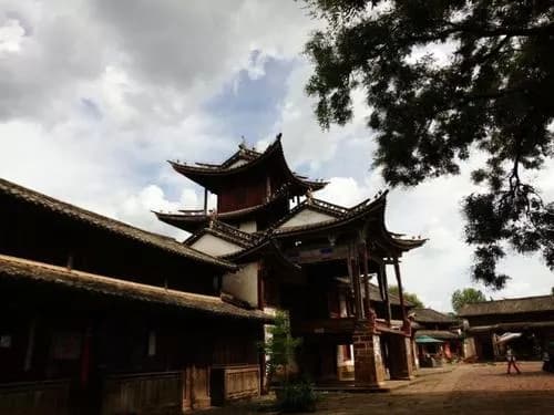 四方街戏台