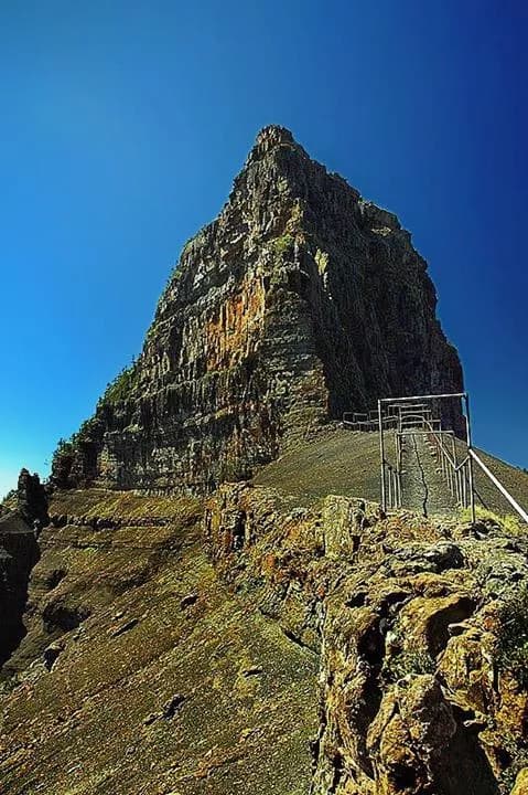 中央尖山