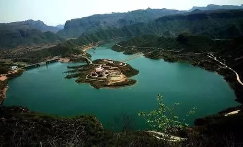甘陶湖