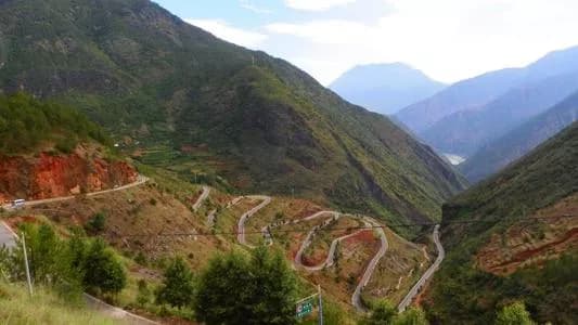 丽宁十八弯观景台