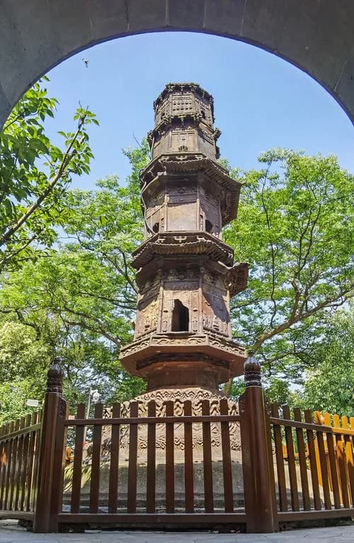 镇江甘露寺铁塔