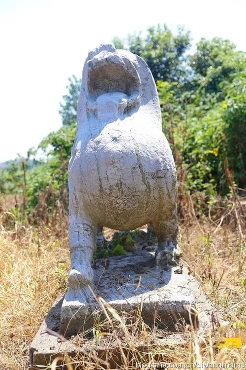 水经村陵墓石刻