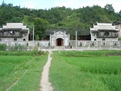 中共湘鄂赣省第一次党大会旧址——楚东山大屋