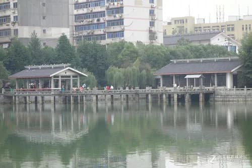 贤士湖公园