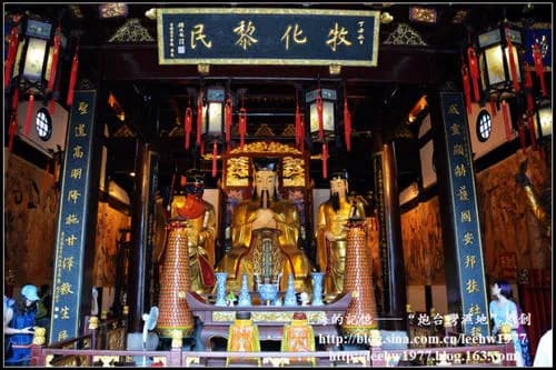 余姚城隍庙大殿