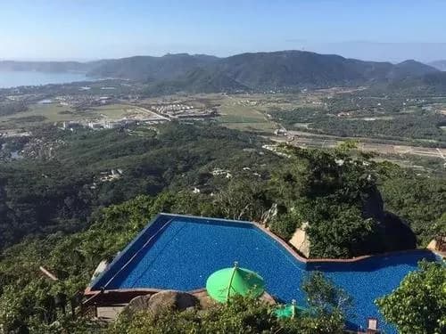 峭壁天池