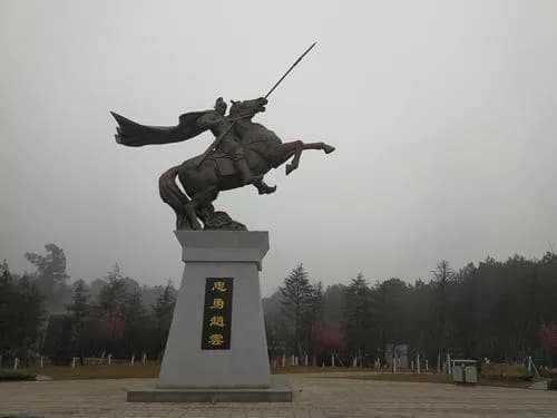 赵子龙塑像