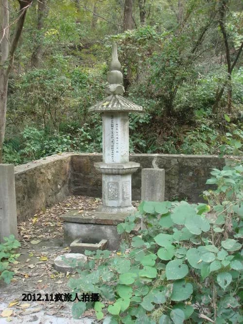 栖霞山高僧塔林