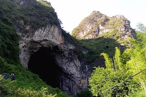 燕岩墓群