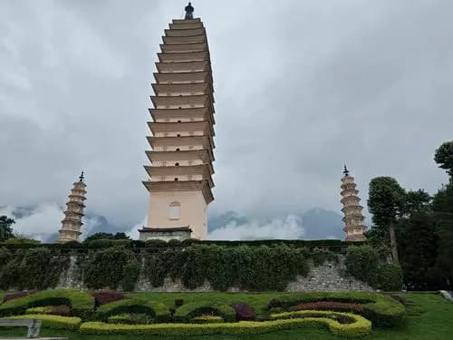 文明三塔