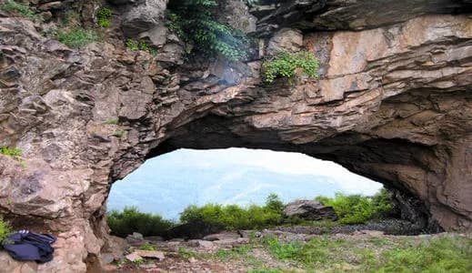 窟窿山风景区