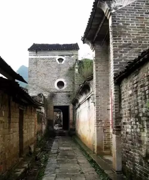 东桂民居群