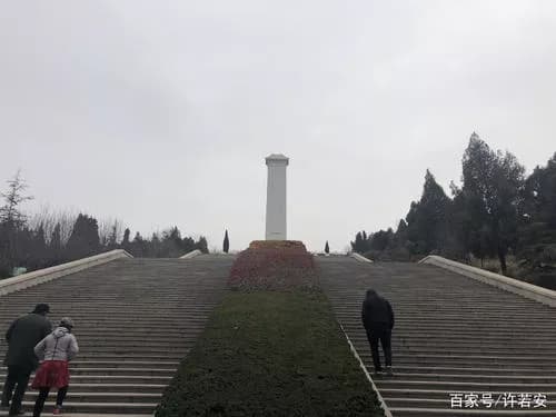 滕嗣坤烈士墓